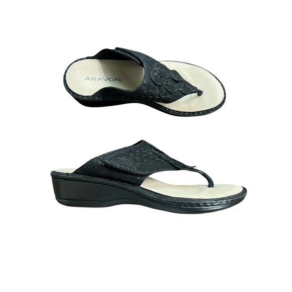 Aravon Cambridge Women'sAdjustable Sandal Black Suede Some Shimmer Thong Size 6 - Picture 1 of 12
